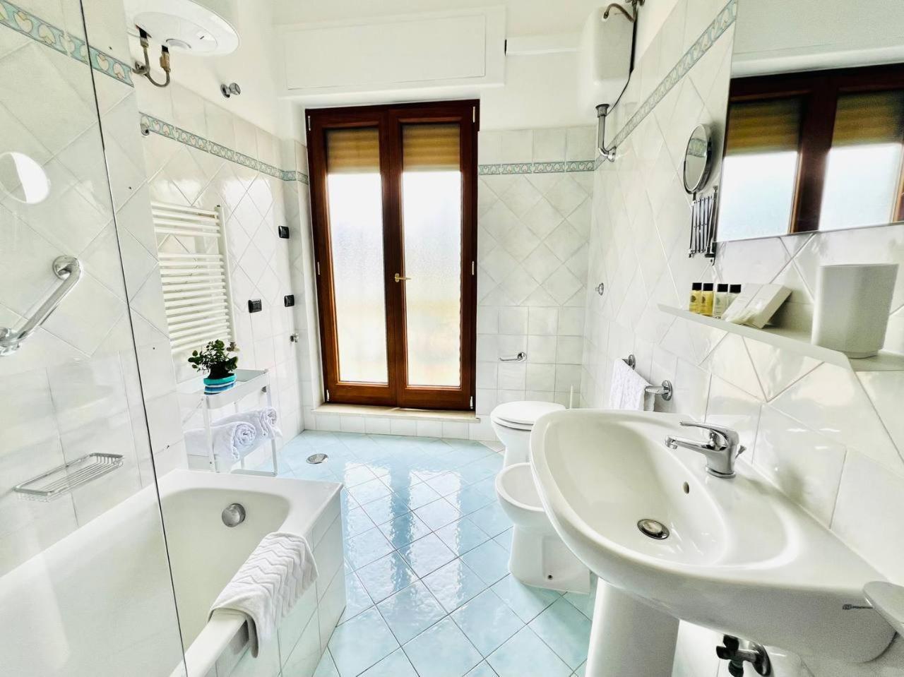 Azzurrissima Home-B&B Sorrento Centro ภายนอก รูปภาพ